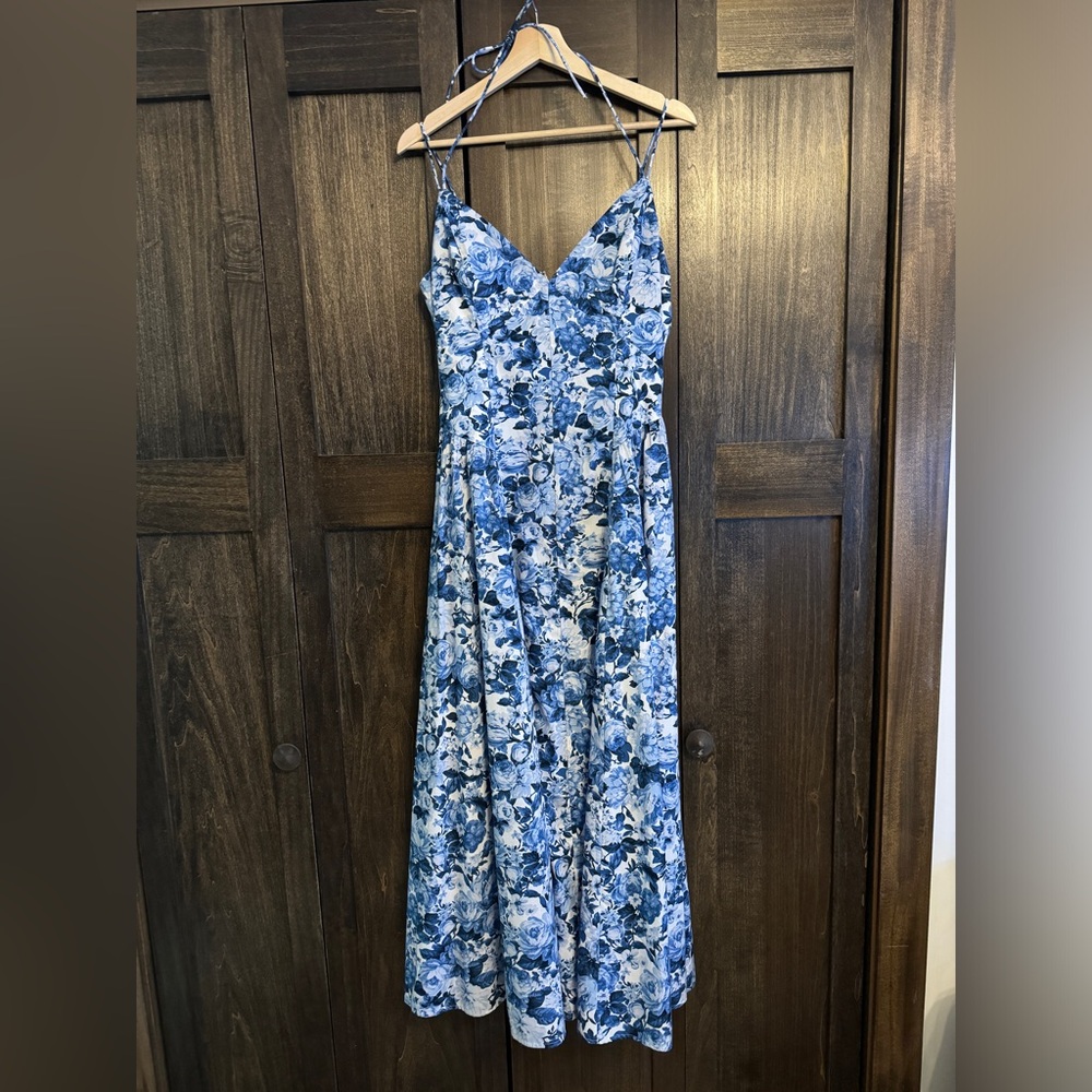 Gorgeous Abercrombie & Fitch floral dress size M